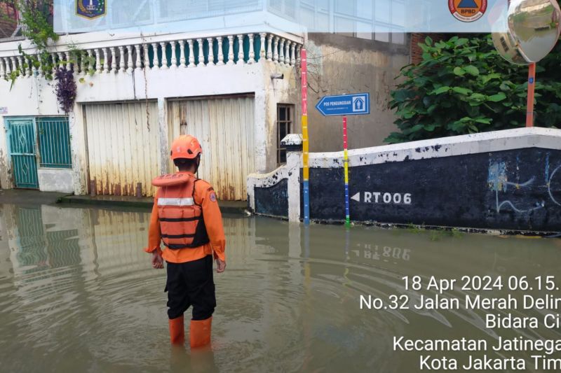 Luapan Kali Ciliwung Rendam 18 RT di Jakarta Timur, 25 Kelurahan Rawan&nbsp;Banjir