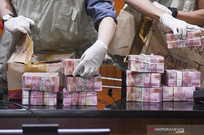 Terpidana Korupsi Trisna Dkk Setor Uang Pengganti Rp2,1 Miliar ke Kas&nbsp;Negara